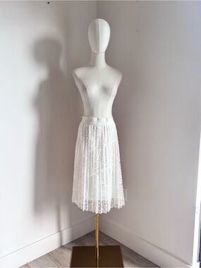 Metro Wear White Lace Pleated Midi Skirt